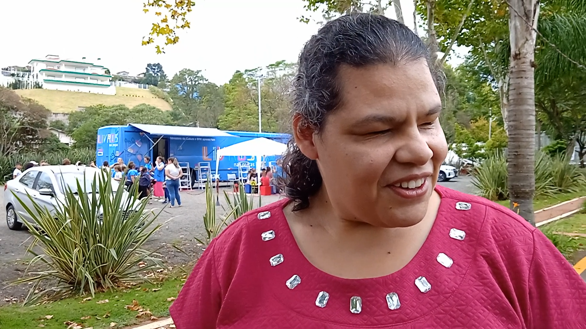 Livros nas praças_entrevista com Samantha