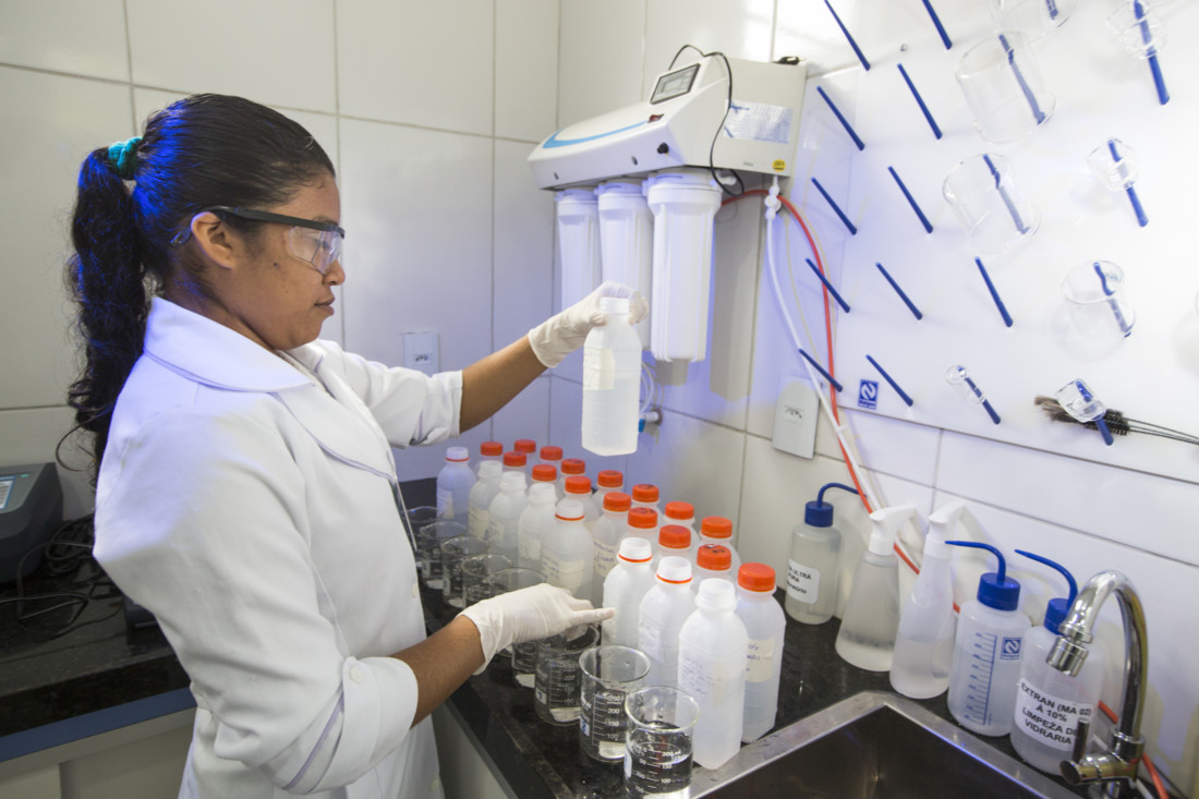 Laboratório de Análises no Centro de Reservação da BRK Ambiental em Paço do Lumiar, Maranhão